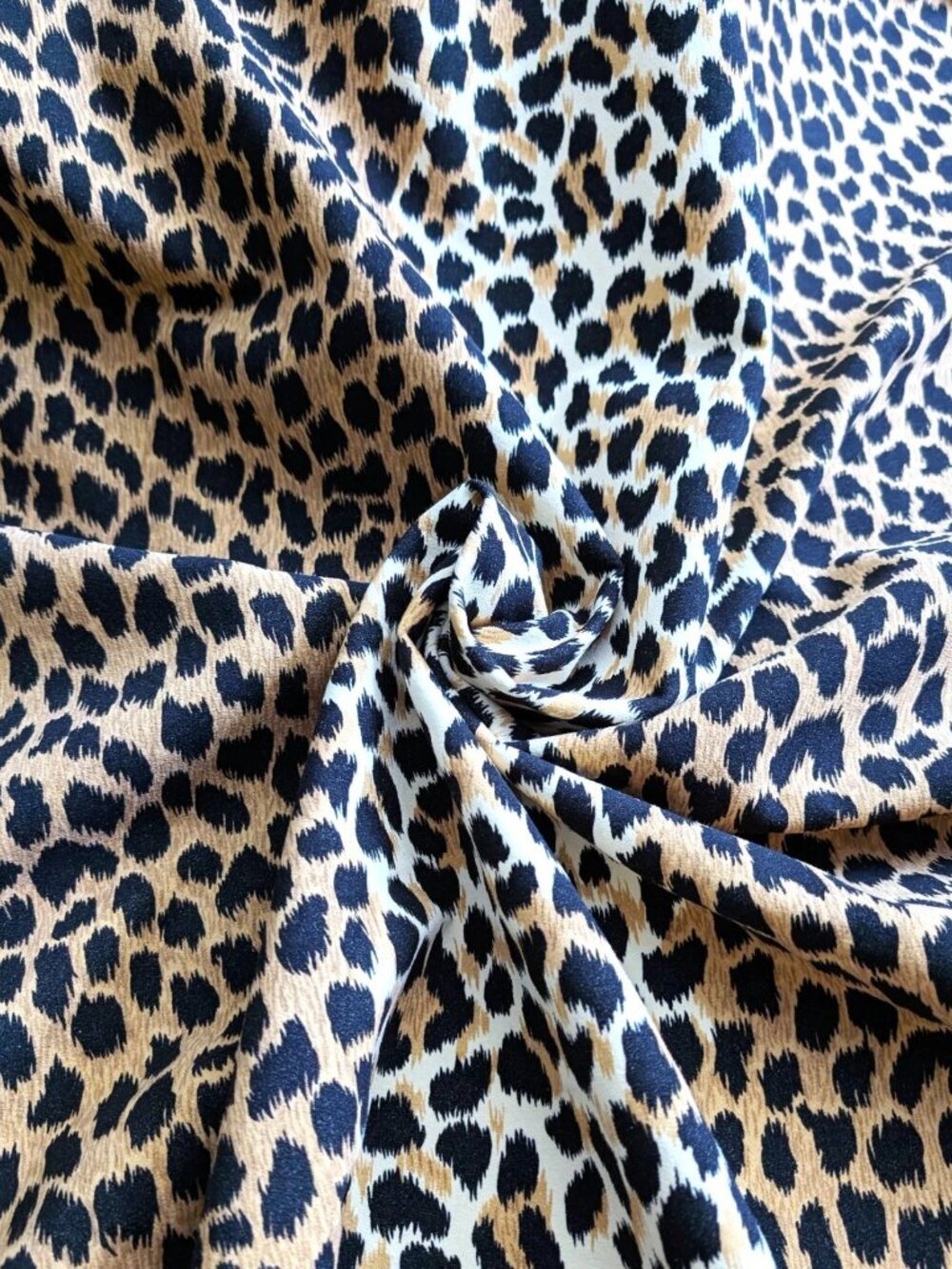 NEW ANIMAL PRINT JAGUAR CHEETAH DRAPERY FURNITURE UPHOLSTERY FABRIC 71" L 59" W